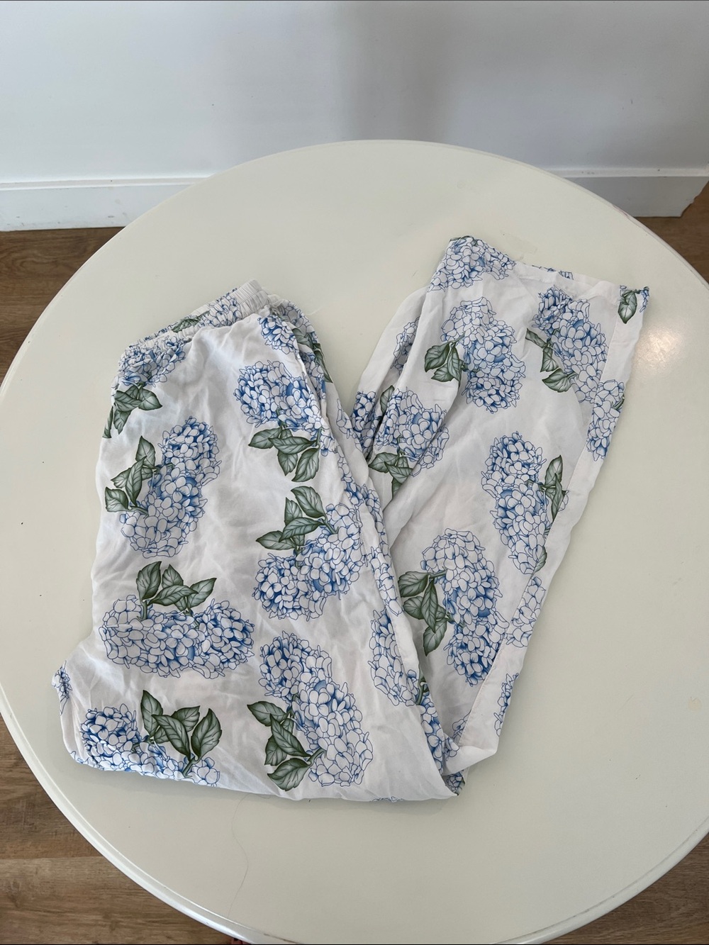 Piyama Women's White Floral Jogger Sweatpants - Blue Hydrangea Print